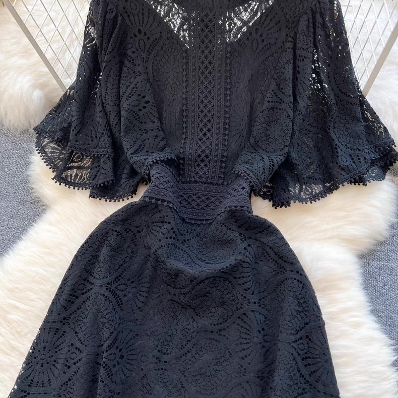 waist-cinching temperament lace dress
