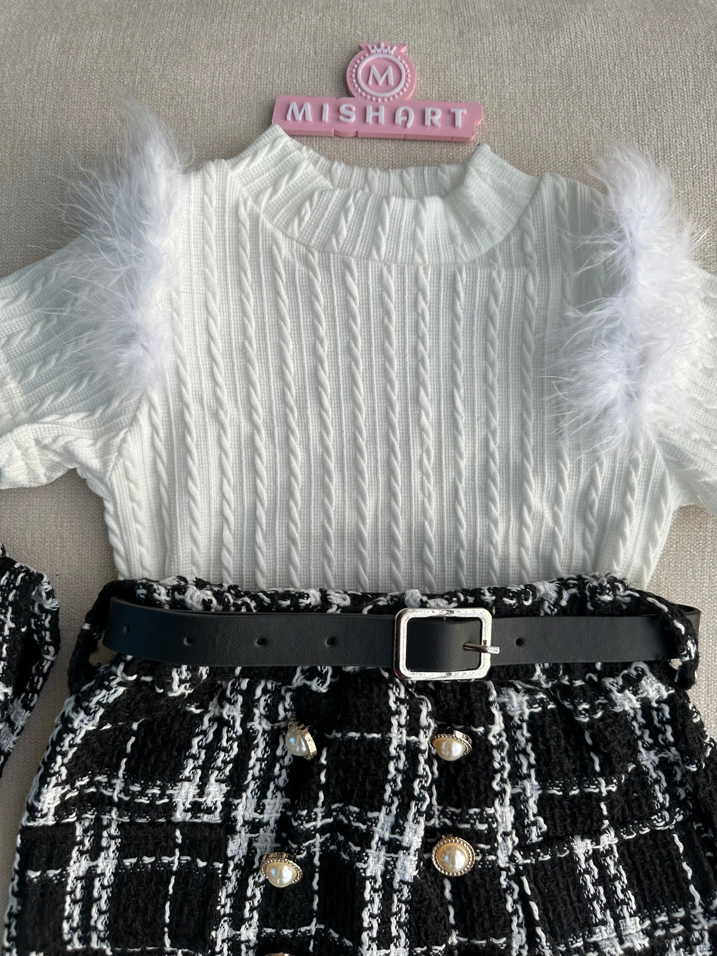 Hot selling tweed skirt , feather top with belt & hat