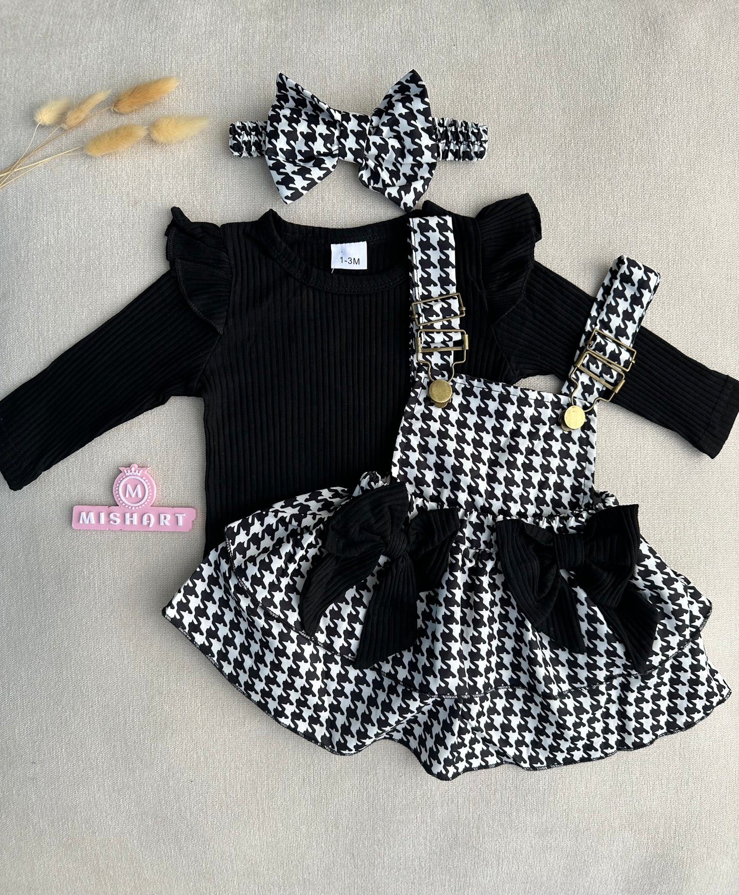 Bow style romper set