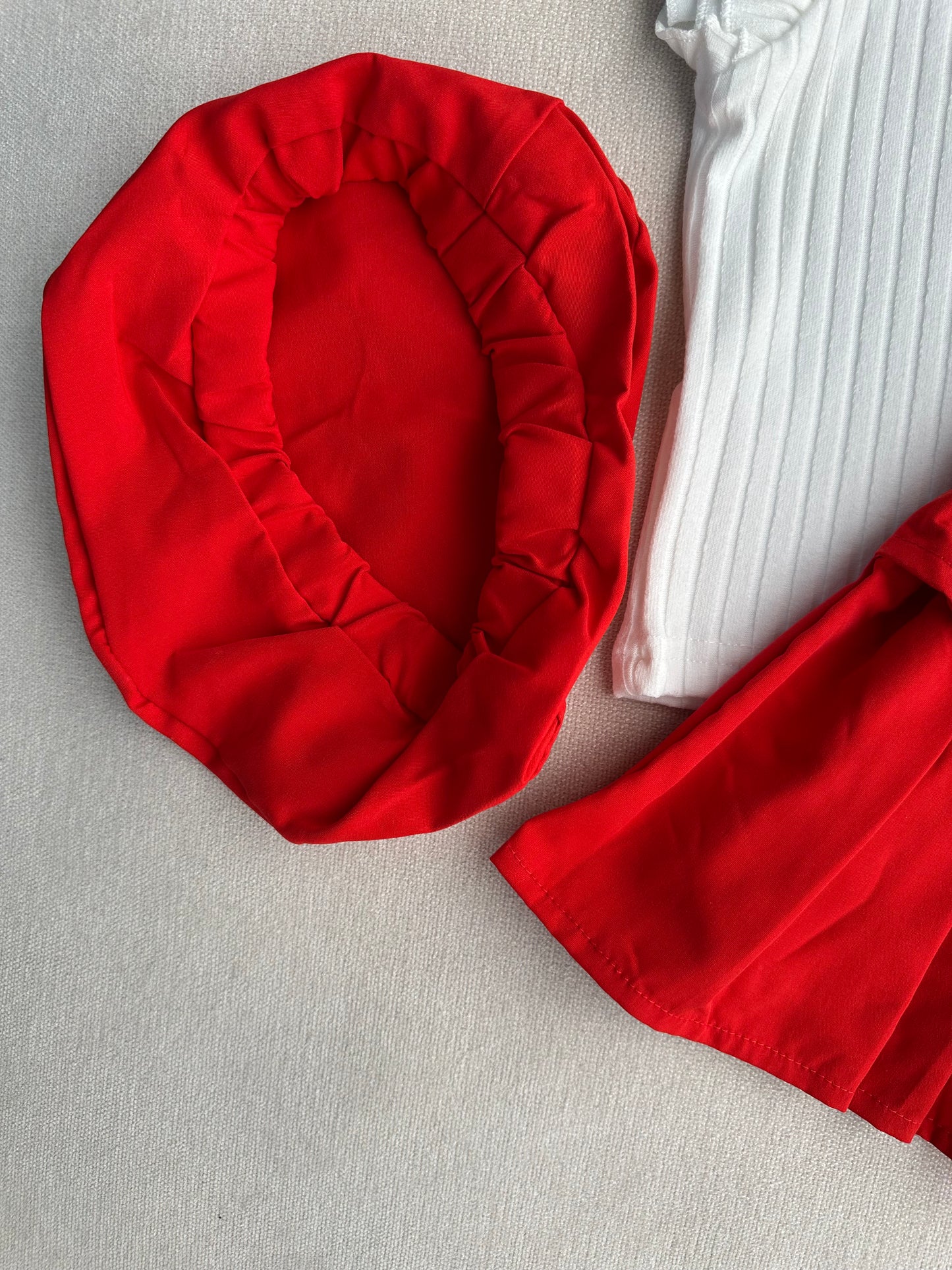 Pleated skirt & top with hat