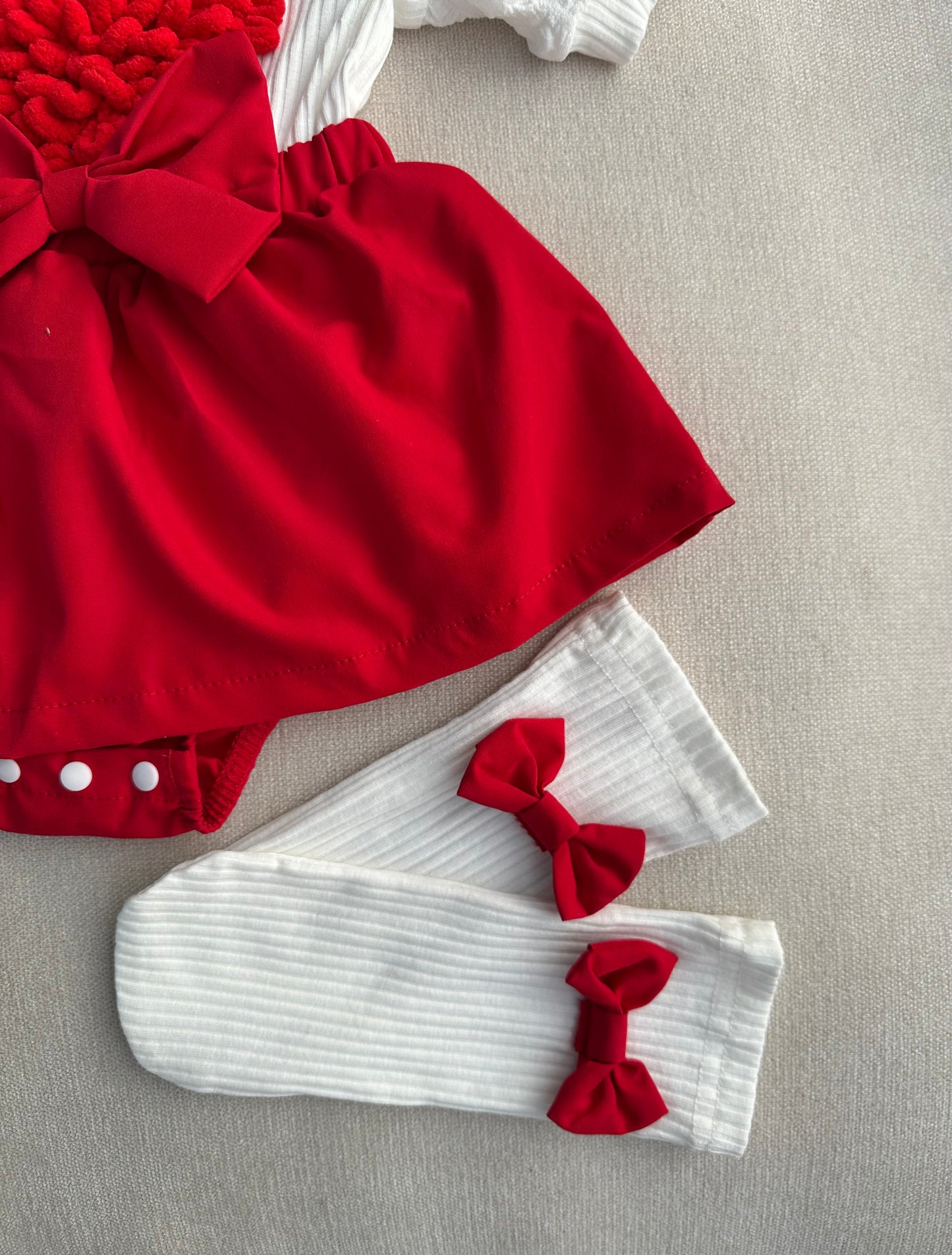 3D Cute love shape attached romper with headband & socks