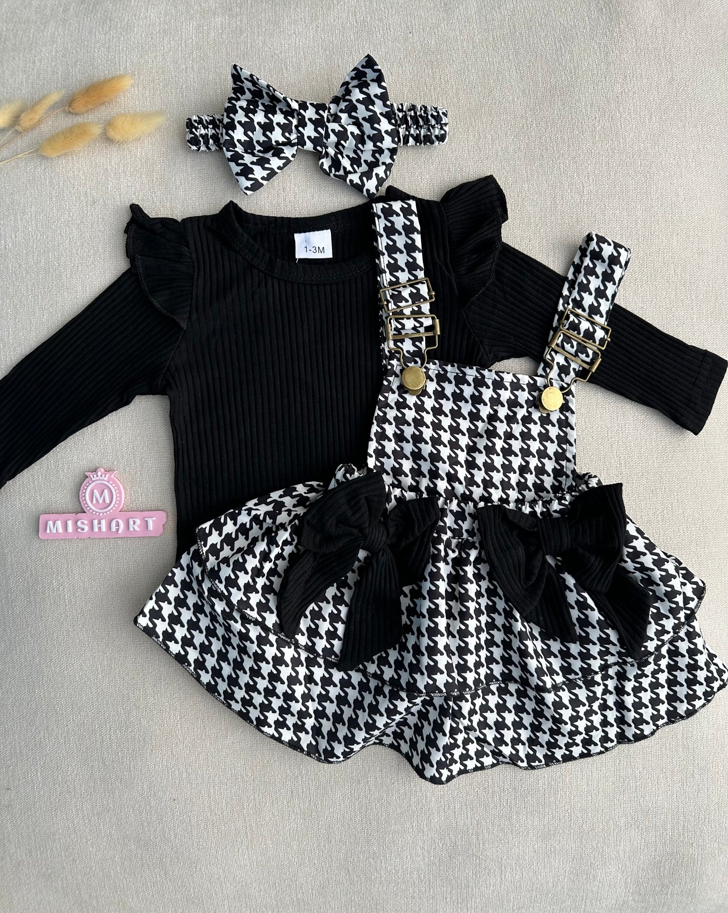Bow style romper set