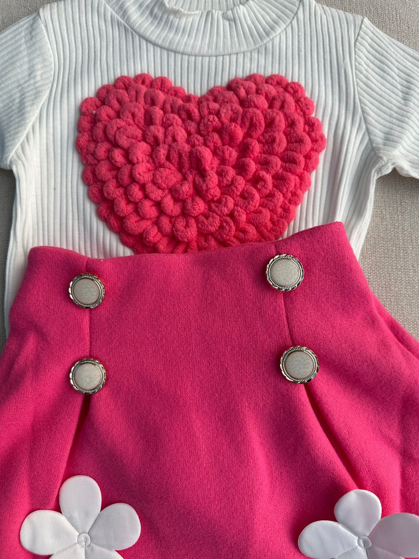 Cute love shape attached romper with headband & socks