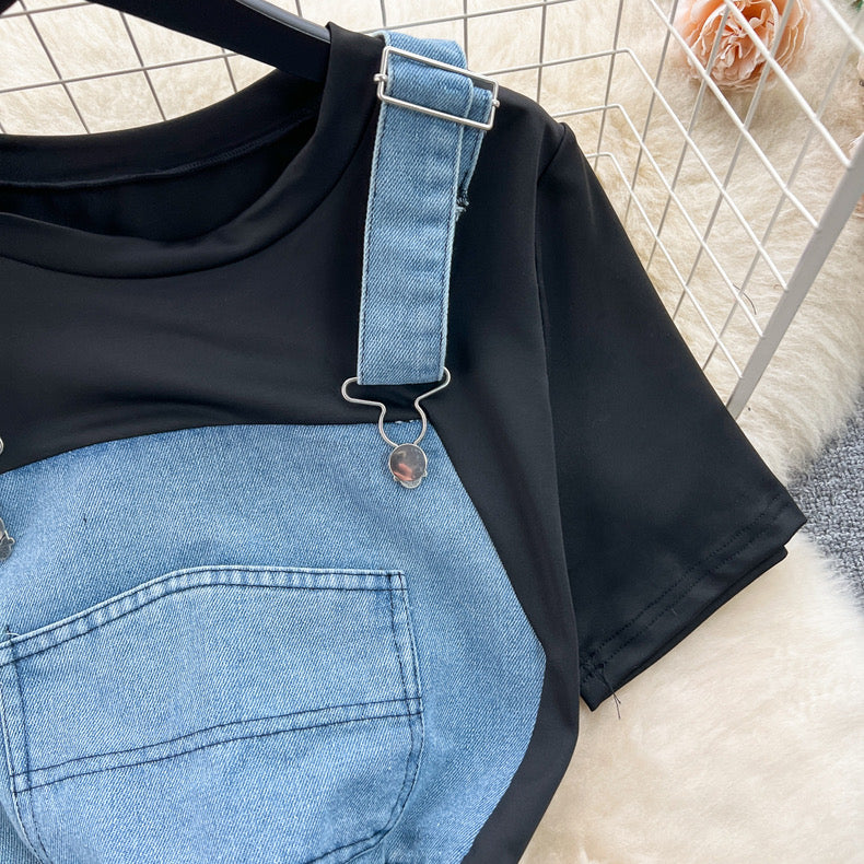 short-sleeved T-shirt with stitching denim suspender dress