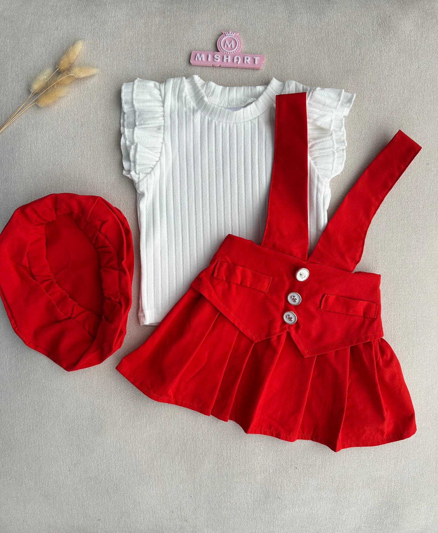 Pleated skirt & top with hat