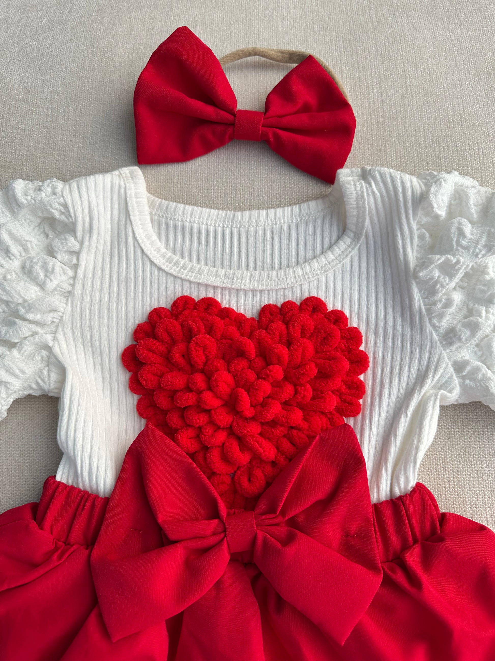 3D Cute love shape attached romper with headband & socks 5