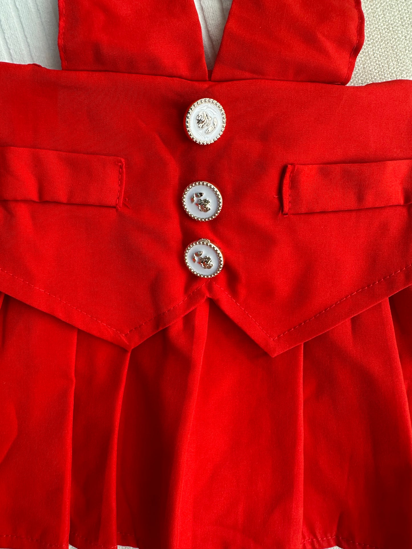 Pleated skirt & top with hat