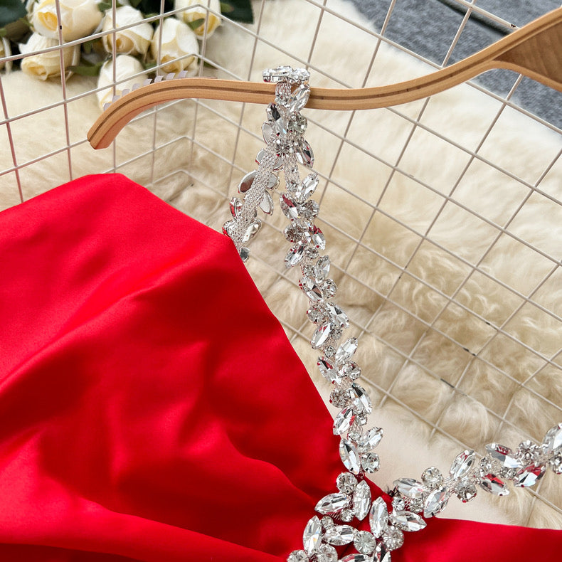 fashionable diamond chain halter bow, slim-fitting  dress