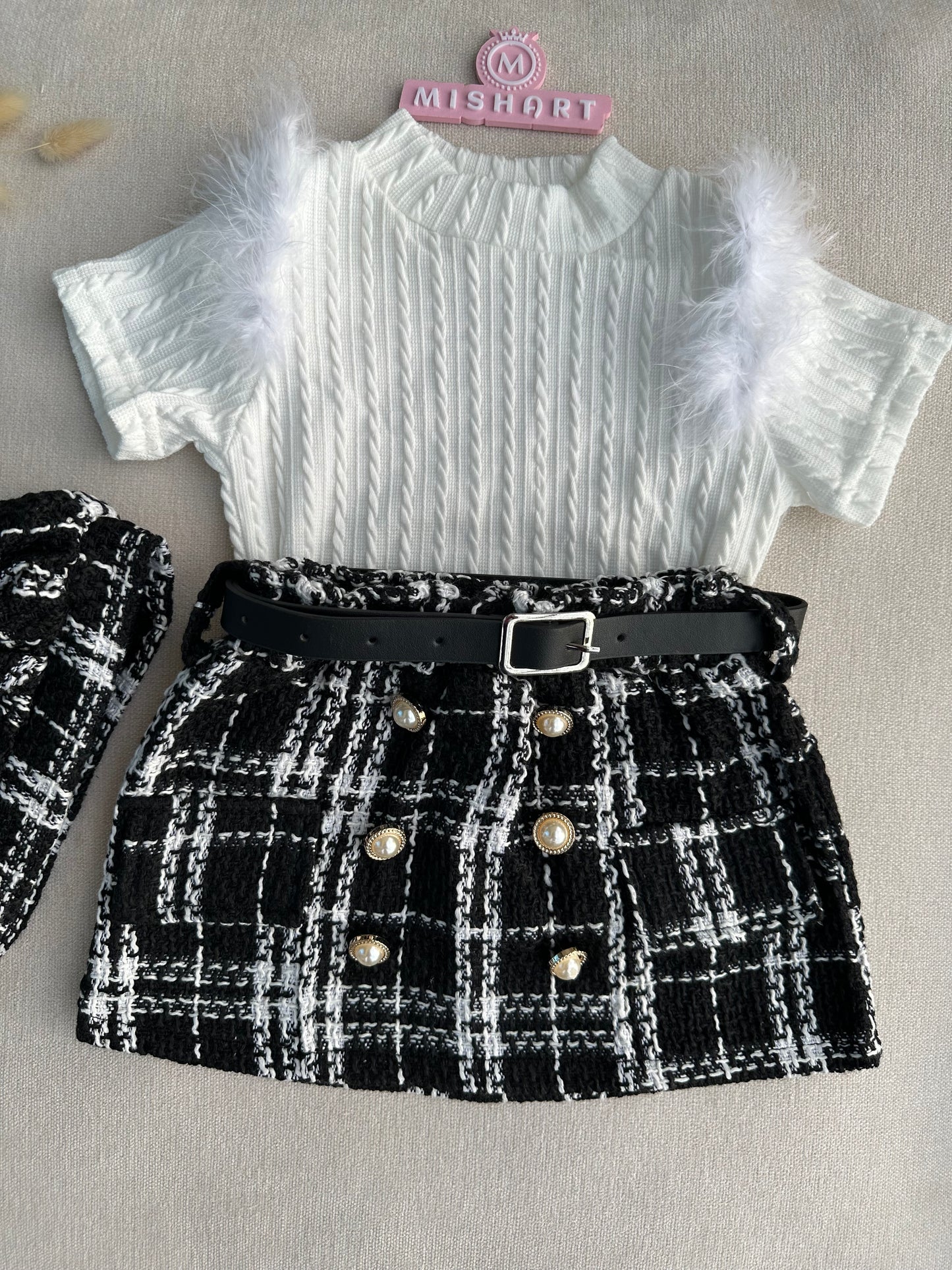 Hot selling tweed skirt , feather top with belt & hat