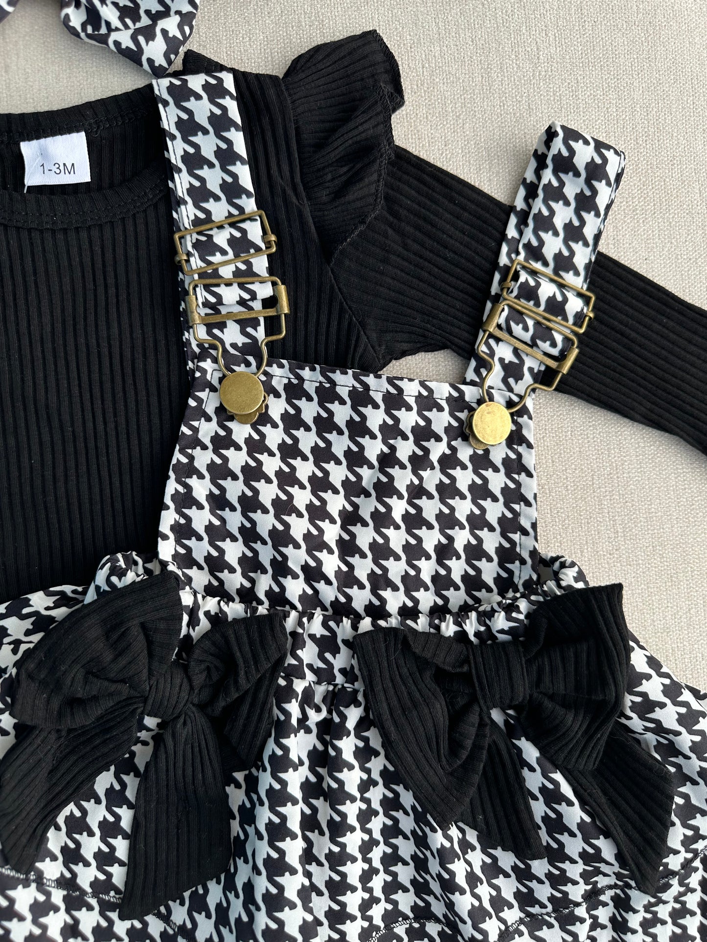 Bow style romper set